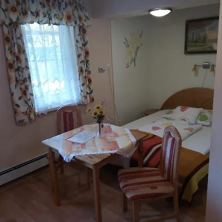 Paul-s Apartman *